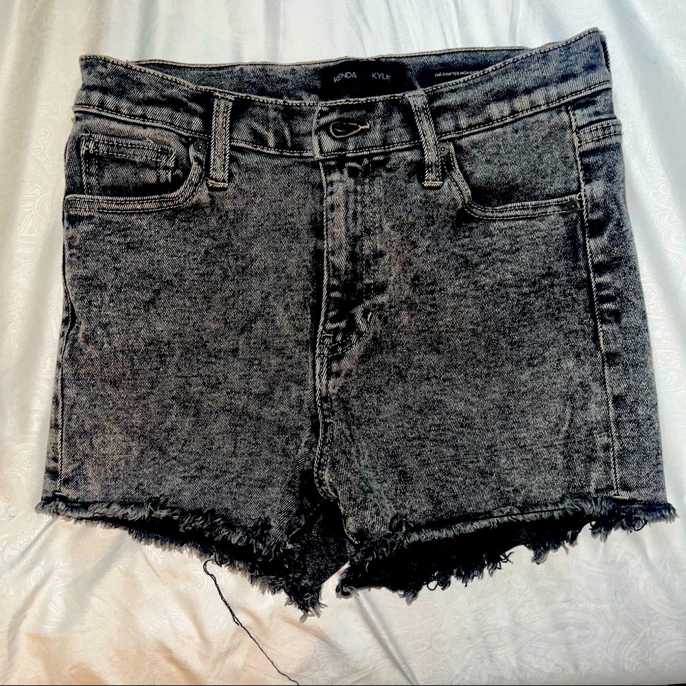Kendall & Kylie The Drifter High Waisted Shorts Size 9 / 29